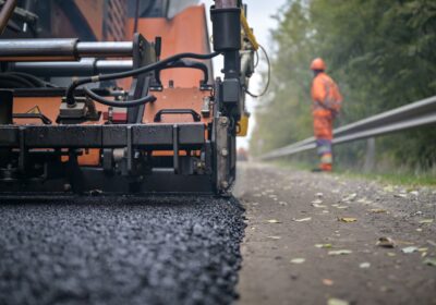 BURKOLATJAVÍTÁSI MUNKÁK ZAJLANAK A 32-ES FŐÚTON, ALATTYÁN TÉRSÉGÉBEN